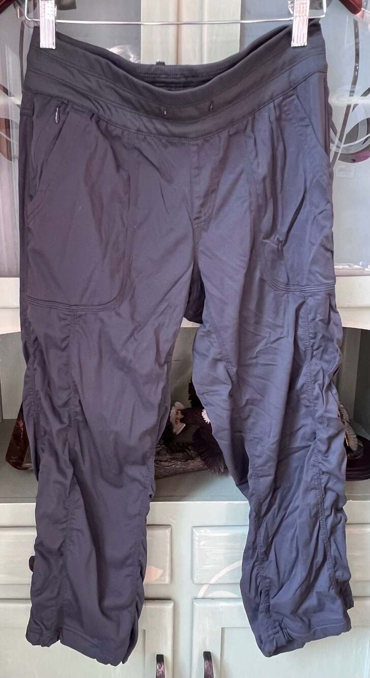 The North Face Women's Aphrodite 2.0 Capri Pants - Picture 2 of 7
